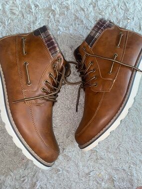 Lucky Brand Men's Brown Chukka Boots with Plaid Collar
